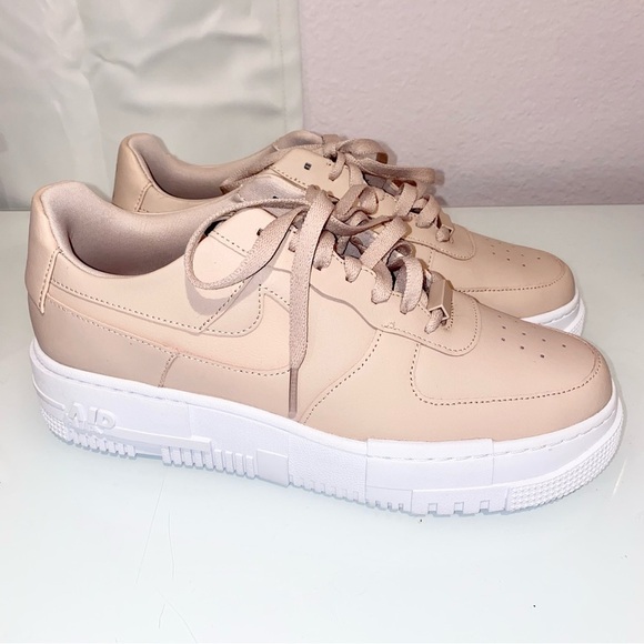 Nike Air Force 1 Pixel (NWOT)​ - Picture 3 of 10